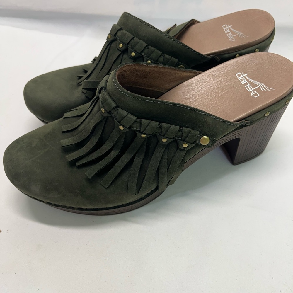 Dansko Fringe‎ Mules Sz 9 EU 42
Olive Green  3” heel New